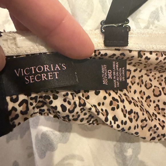 Victoria’s Secret Very Sexy Multi-Way Bra Leopard Print Size 36D - Picture 3 of 3